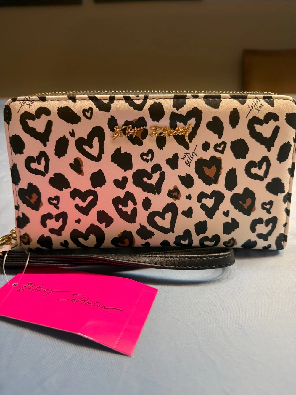 Betsey Johnson Pink and Black Heart Leopard Zip Wristlet - Picture 9 of 10